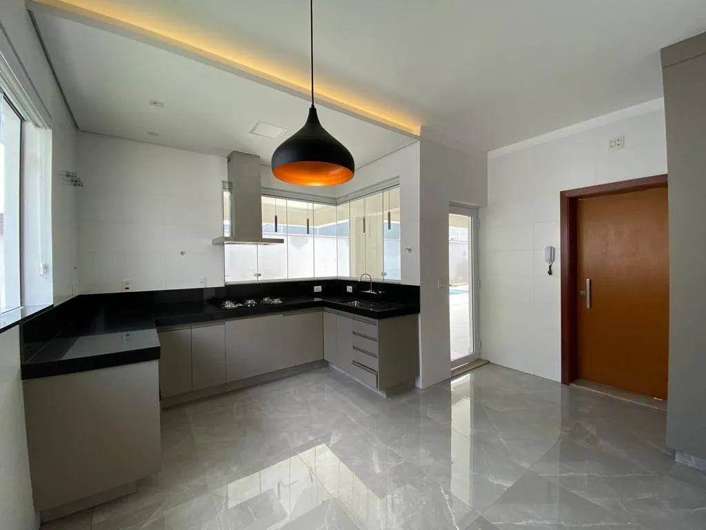 Imagem Casa à venda, Jardim Três Colinas, com 4 quartos, 306m2