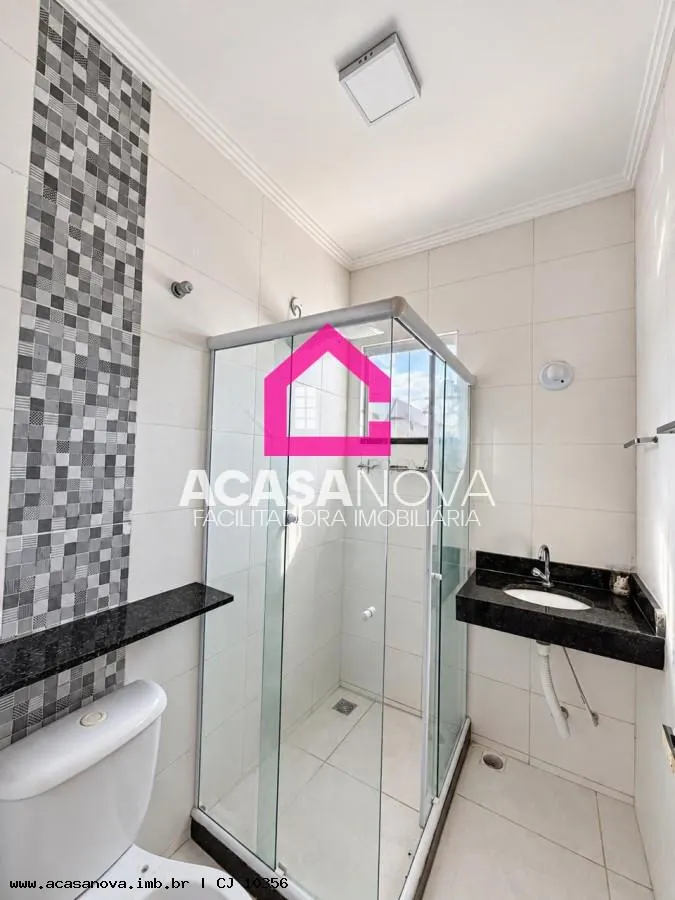 Imagem Casa para Venda em Maricá, Jardim Atlântico Central, 3 dormitórios, 1 suíte, 2 banheiros, 2 vagas