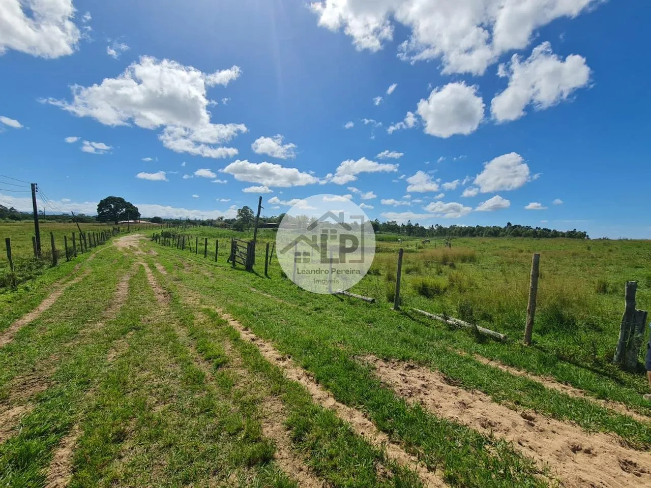 Imagem Fazenda/Sítios/Chácaras de 2300000m² no bairro Banqueiros, em Araruama