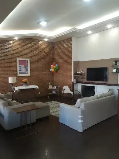 Imagem Casa com 4 Quartos à Venda, 277,58 m² em Centro - Ijuí