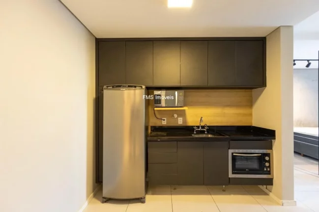 Imagem Apartamento à venda no Itaim Bibi, São Paulo-SP: 1 quarto, 1 sala, 1 banheiro, 1 vaga de garagem, 48m² de área. Adquira já!