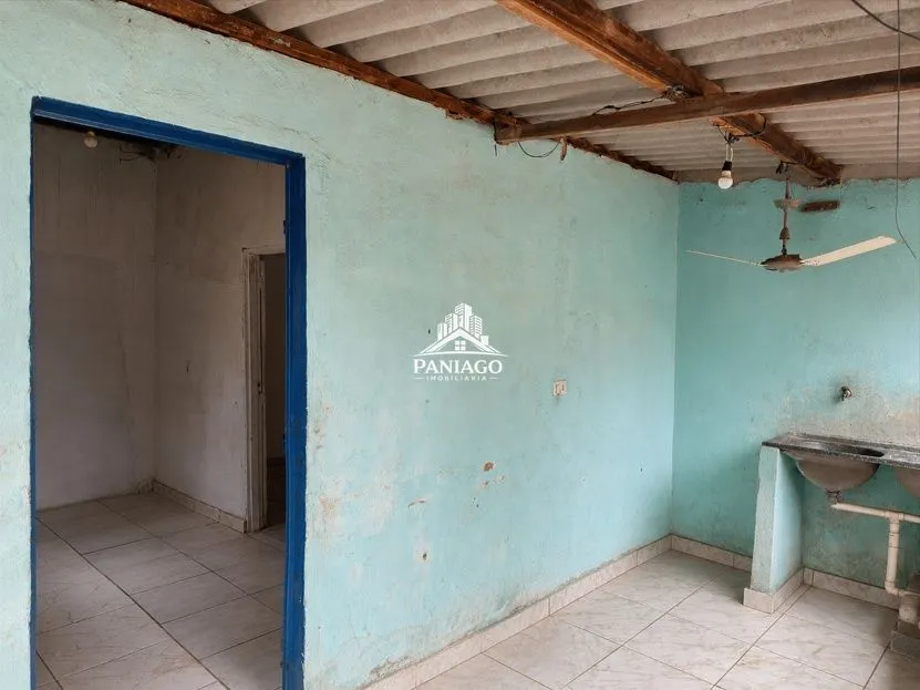 Imagem Imóvel de Esquina com, Ponto Comercial, casa e Amplo Terreno.