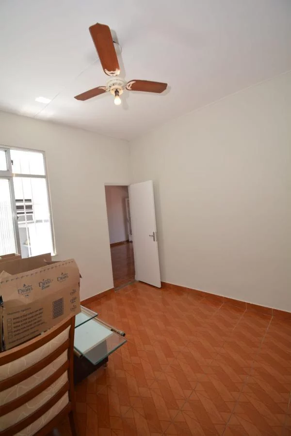 Imagem Casa para Venda em Rio de Janeiro, Marechal Hermes, 2 dormitórios, 1 banheiro, 3 vagas