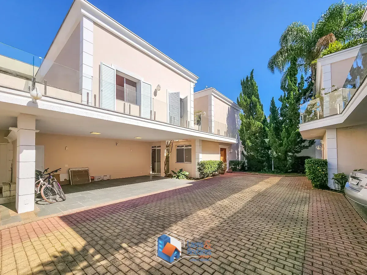 Imagem Casa no condomínio Condomínio Stephanie para venda com 4 quartos, sendo 2 suítes, 315m²