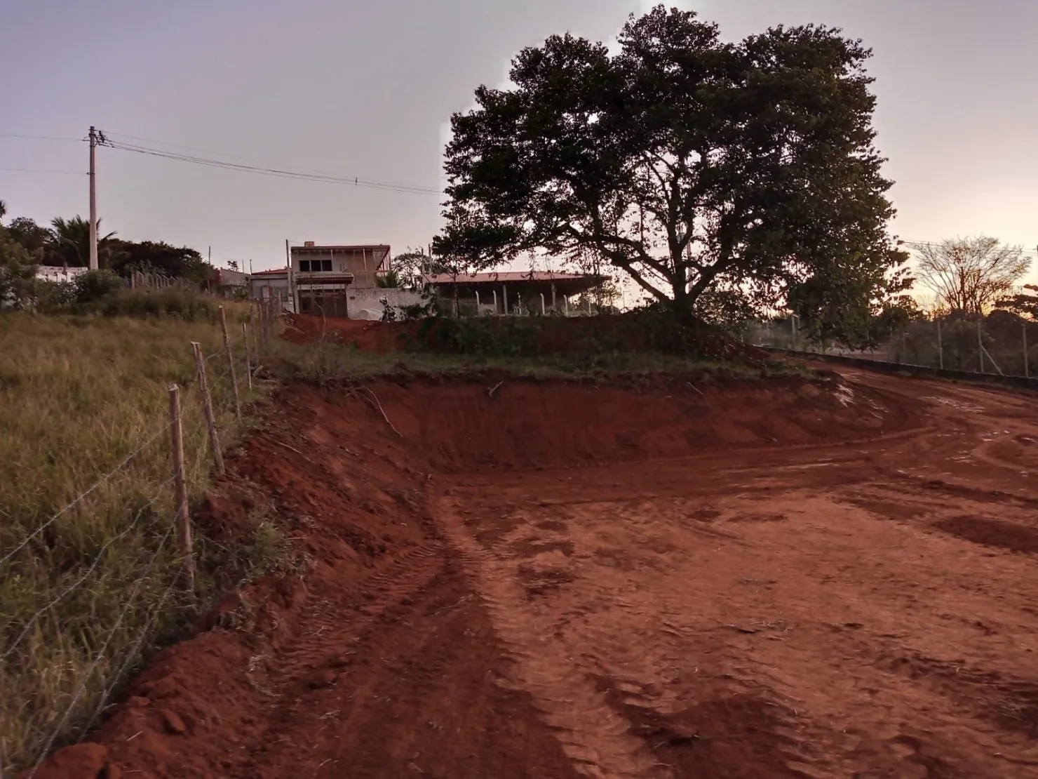 Imagem Terreno à Venda em Pindamonhangaba - 1.300 m² na Avenida Principal