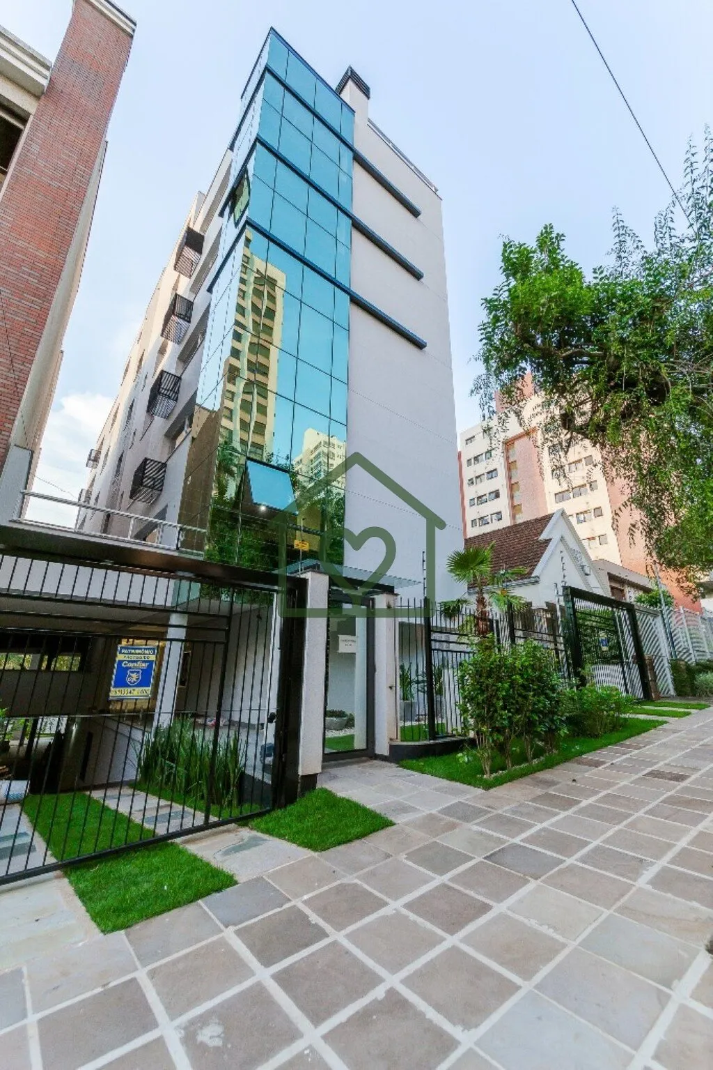 Foto do imóvel Empreendimento localizado no bairro Petrópolis com 10 apartamentos de 2 dormitórios e 2 suítes co...