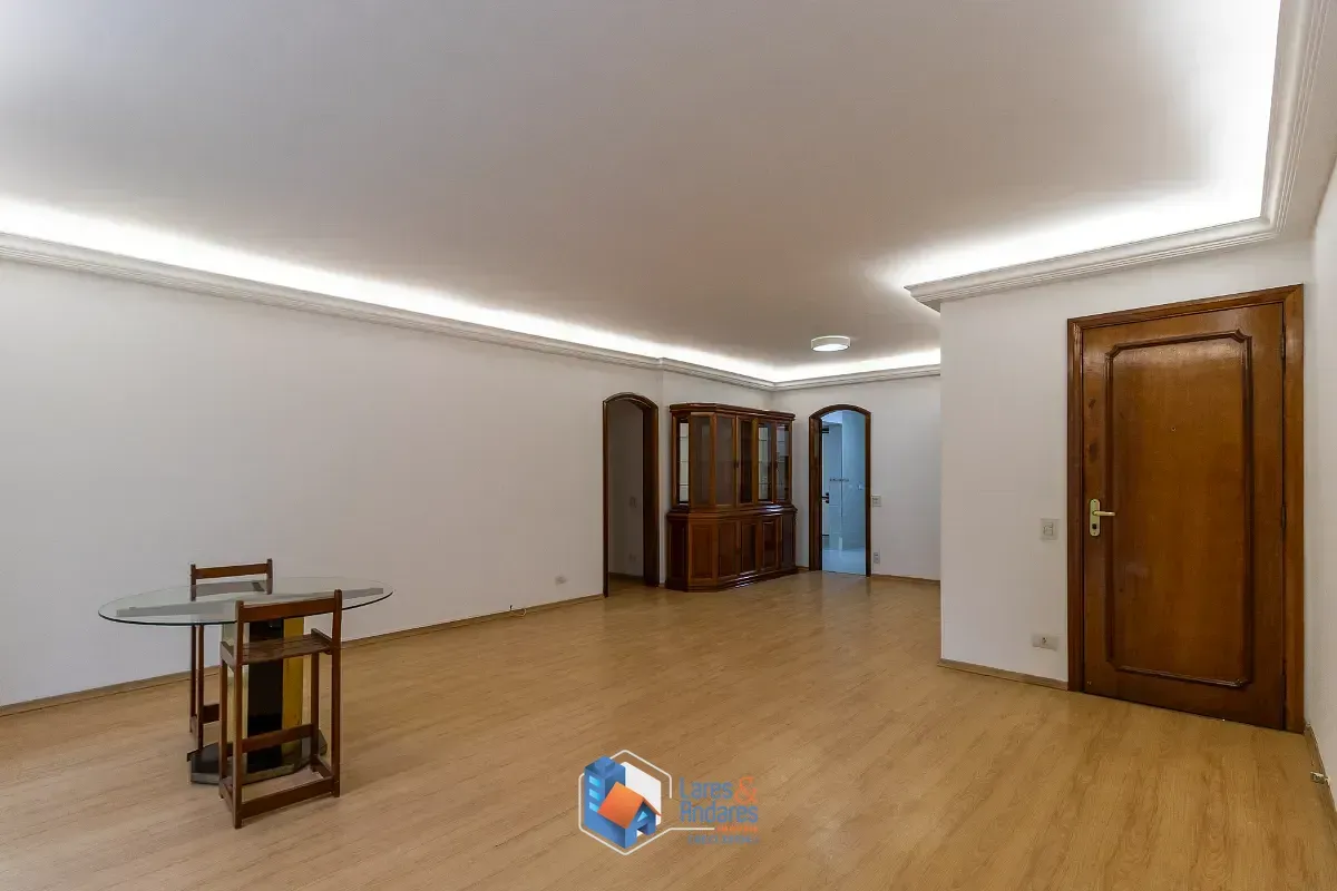Imagem Apartamento para venda em Moema com 3 quartos, sendo 1 suíte, 172m²