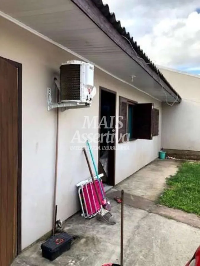 Imagem Casa para Venda em Arroio Do Sal / RS no bairro Quatro Lagos