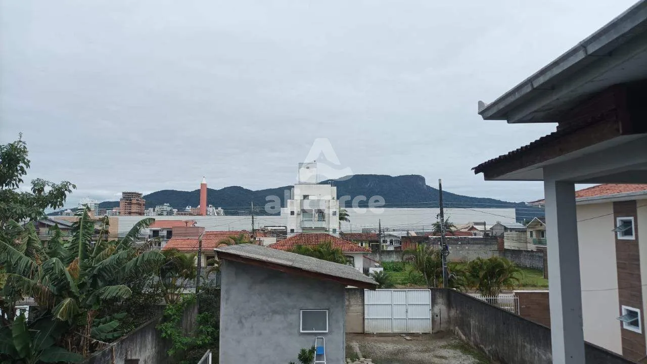 Imagem Oportunidade única - Casa de 2 Pavimento à Venda l 4 Dormitórios I Financiavel - em Palhoça/SC