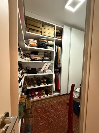 Imagem Apartamento à venda com 2 quartos no Cambuí em Campinas-SP.
