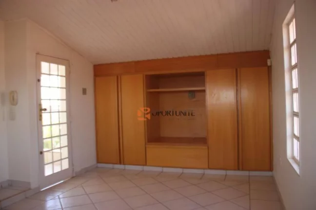 Imagem Casa comercial e ou residencial com piscina, sauna...