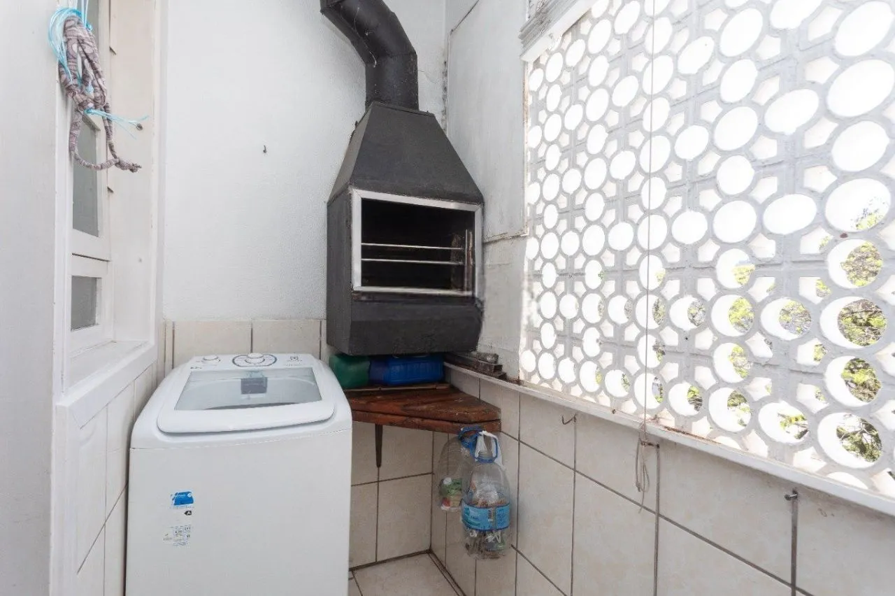 Imagem Amplo Apartamento de 3 Dormitórios com Churrasqueira no Bairro Floresta