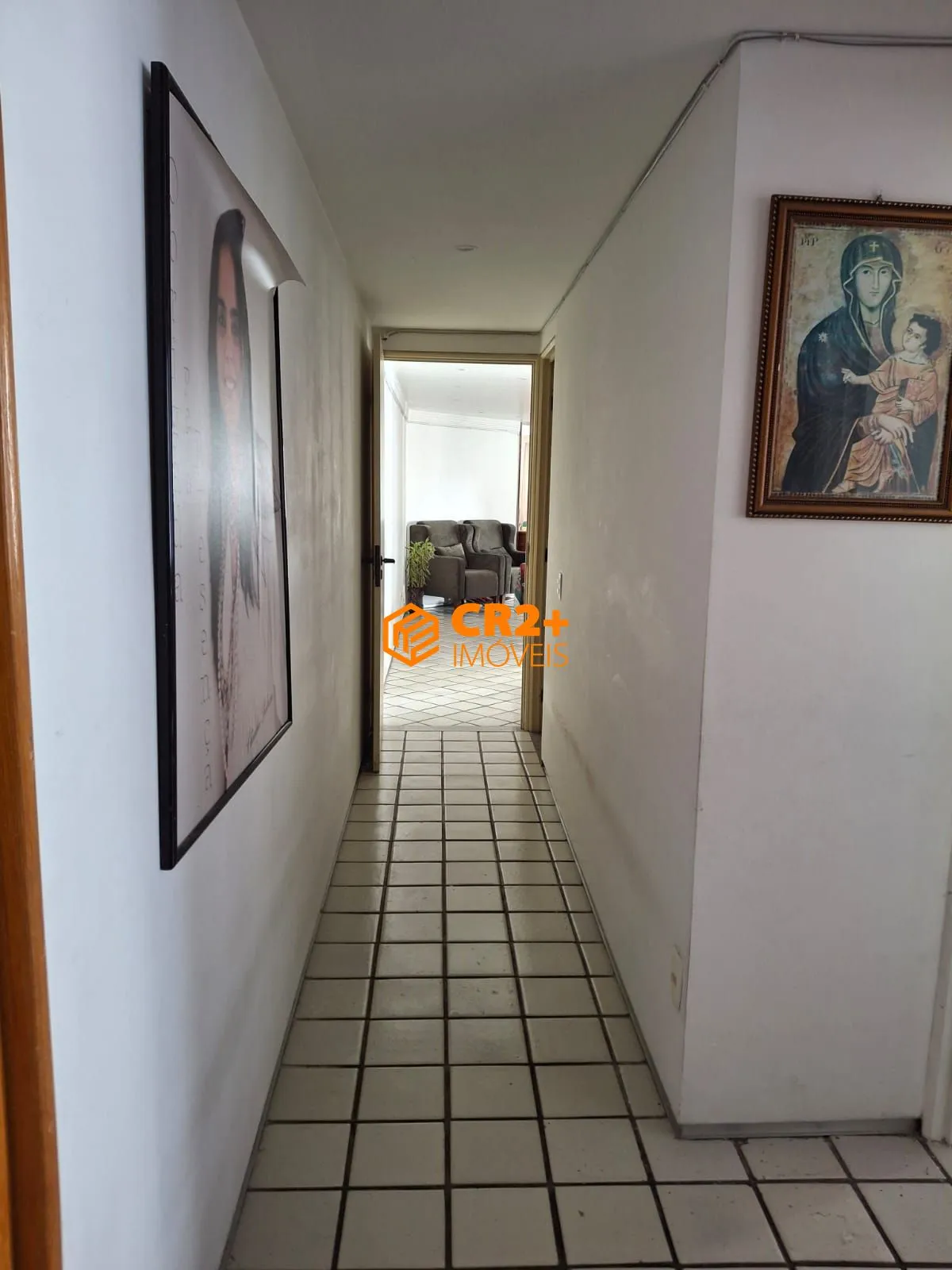Imagem Vendo apartamento no Parnamirim, com 191 m² e com 3 suítes. Ótima localização. O