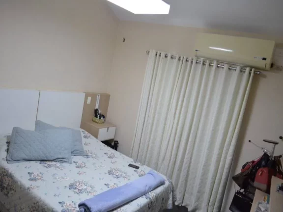 Imagem CASA NO CONDOMÍNIO VILLA DE SEVILHA - FLORES