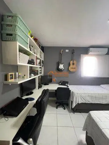 Imagem Sobrado com 2 dormitórios à venda, 70 m² por R$ 383.000,00 - Cidade Soberana - Guarulhos/SP