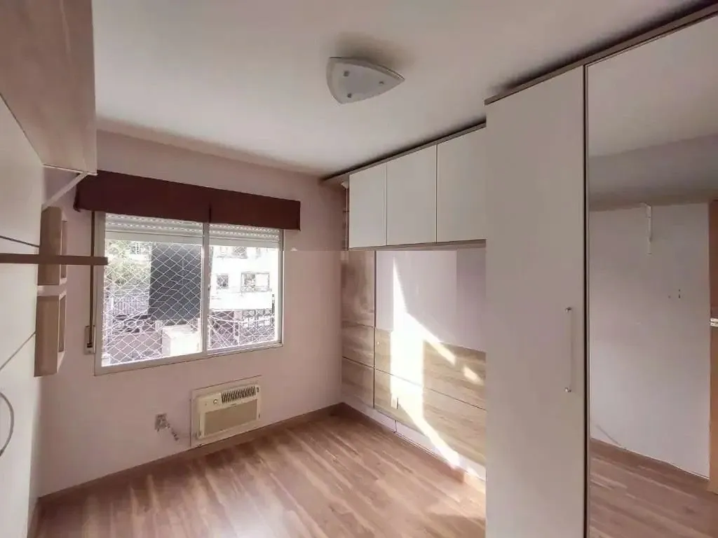 Imagem Apartamento de dois quartos no bairro Rio Branco em Porto Alegre