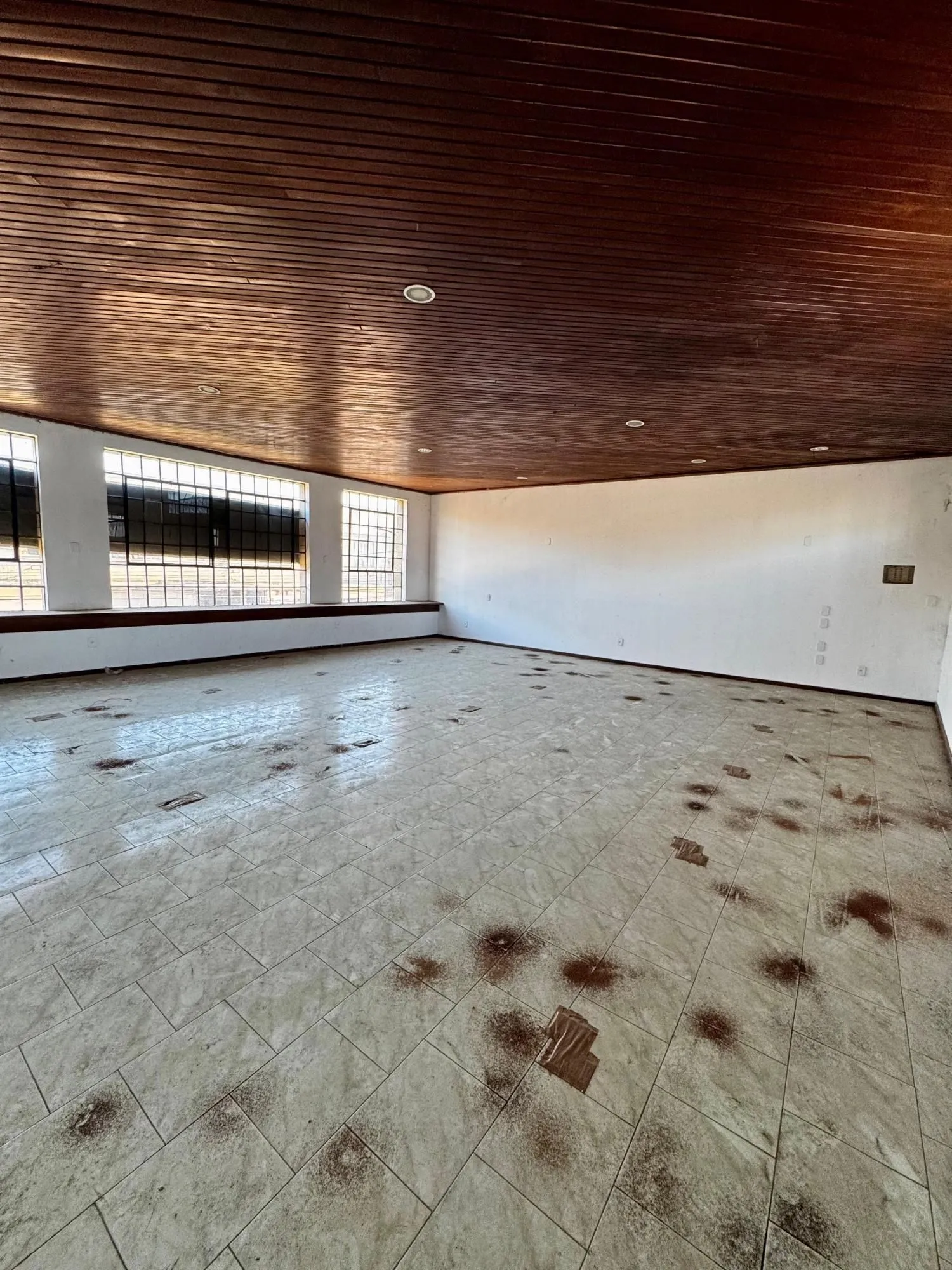 Imagem Predio para Locação/Aluguel - 1470m², 0 dormitórios, Floresta