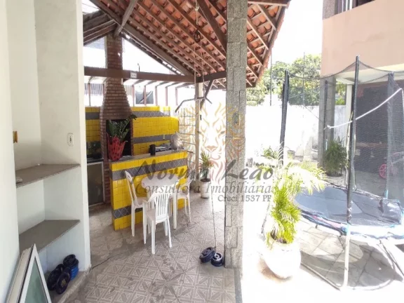 Imagem Casa à Venda no Bairro 13 de Julho, Aracaju-SE - 280 m², 4 quartos, 3 suítes, 3 salas, 5 banheiros e 3 vagas!