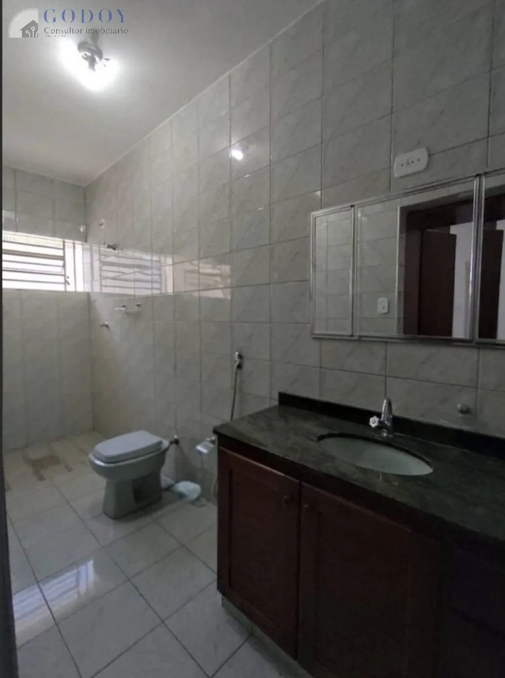 Imagem Casa ampla com 4 quartos, suíte, rancho e garagem em ótima localização