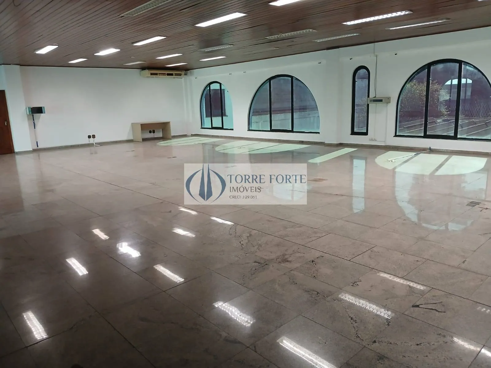 Imagem Linda casa comercial no Jardim Everest