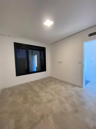Imagem ESTILO EM ALTO PADRÃO!!! Casa térrea com 2 dormitórios, condomínio fechado