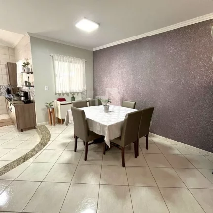 Imagem Sobrado com Piscina | Jaraguá Esquerdo | 3 quartos (1 suíte) | 170m²