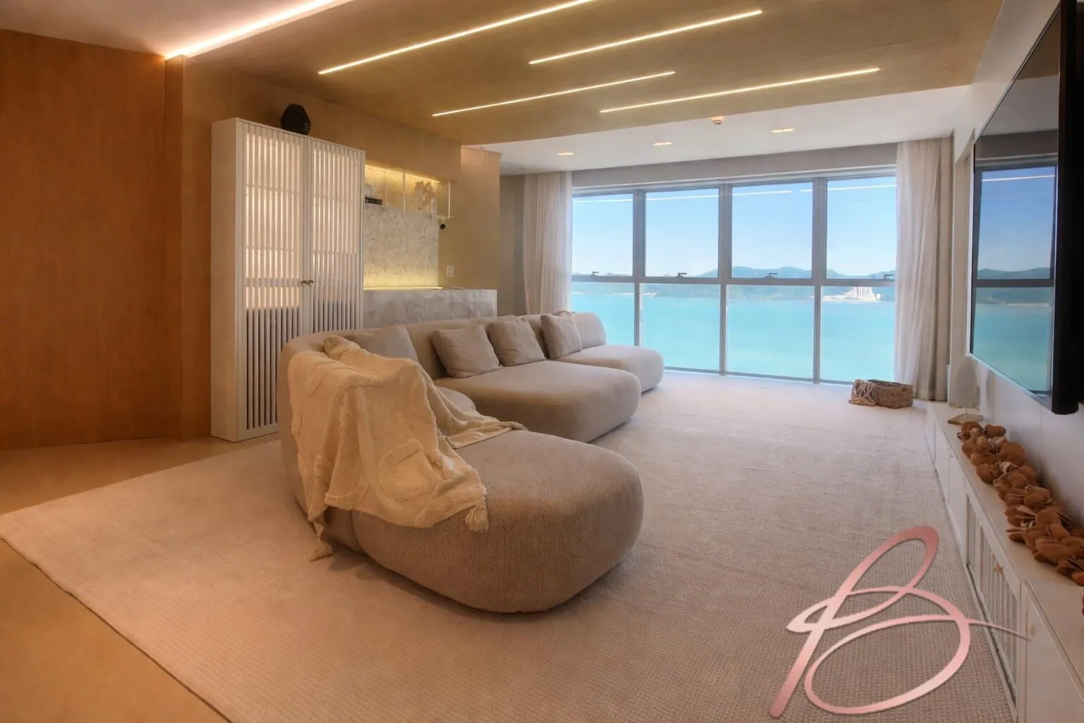 Imagem Apartamento Alto Padrão 3 suítes, frente mar, Balneário Camboriú/SC