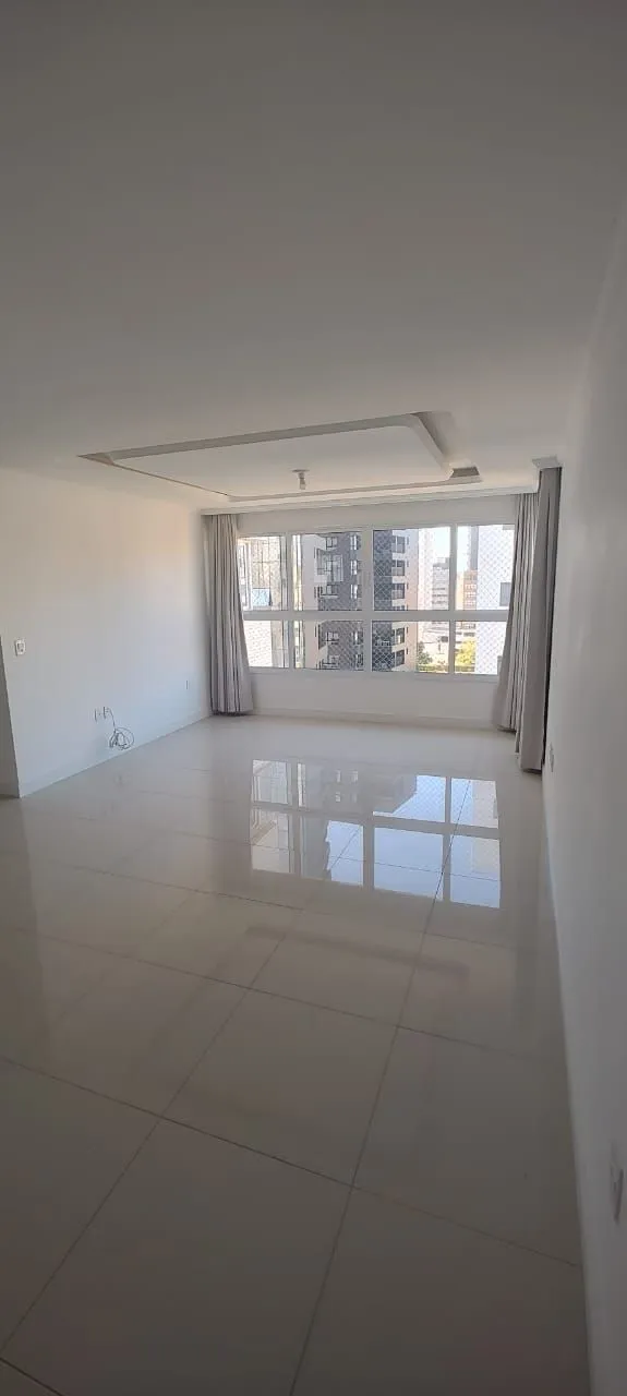 Imagem Apartamento com 03 Quartos e 02 vagas em Torres (01 suíte)