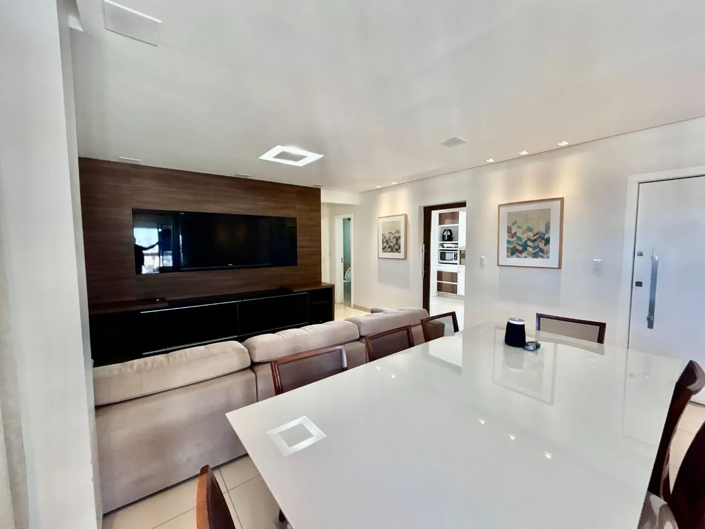 Imagem Apartamento com 3 dormitórios para alugar, 160 m² por R$ 6.800/mês - Centro - Patos de Minas/MG