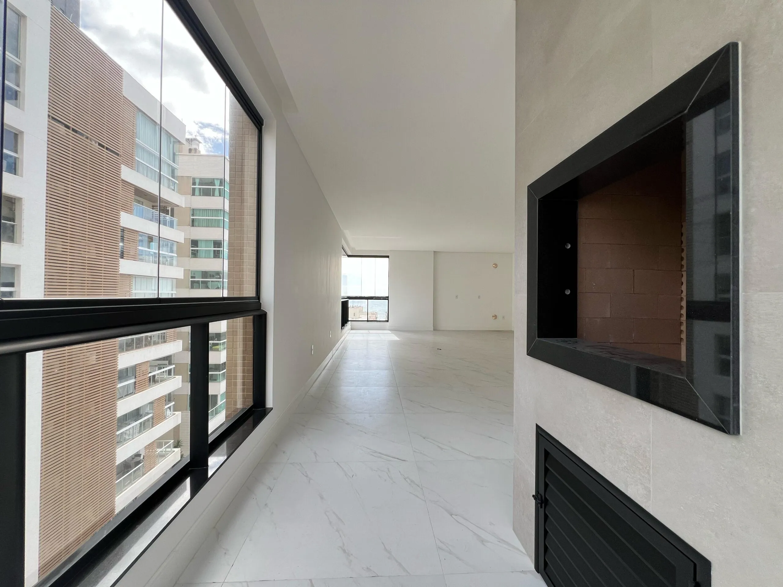 Imagem Apartamento com vista para o mar à venda com 129.31m2 por R$ 1.950.000,00