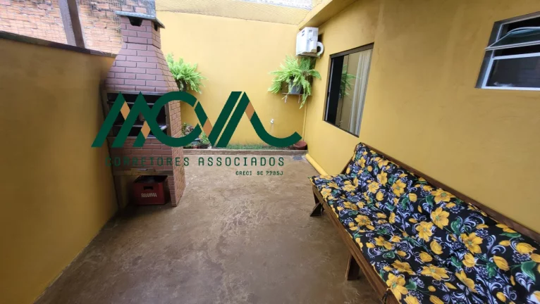 Imagem Casa no balneário Cambiju em Itapoá SC