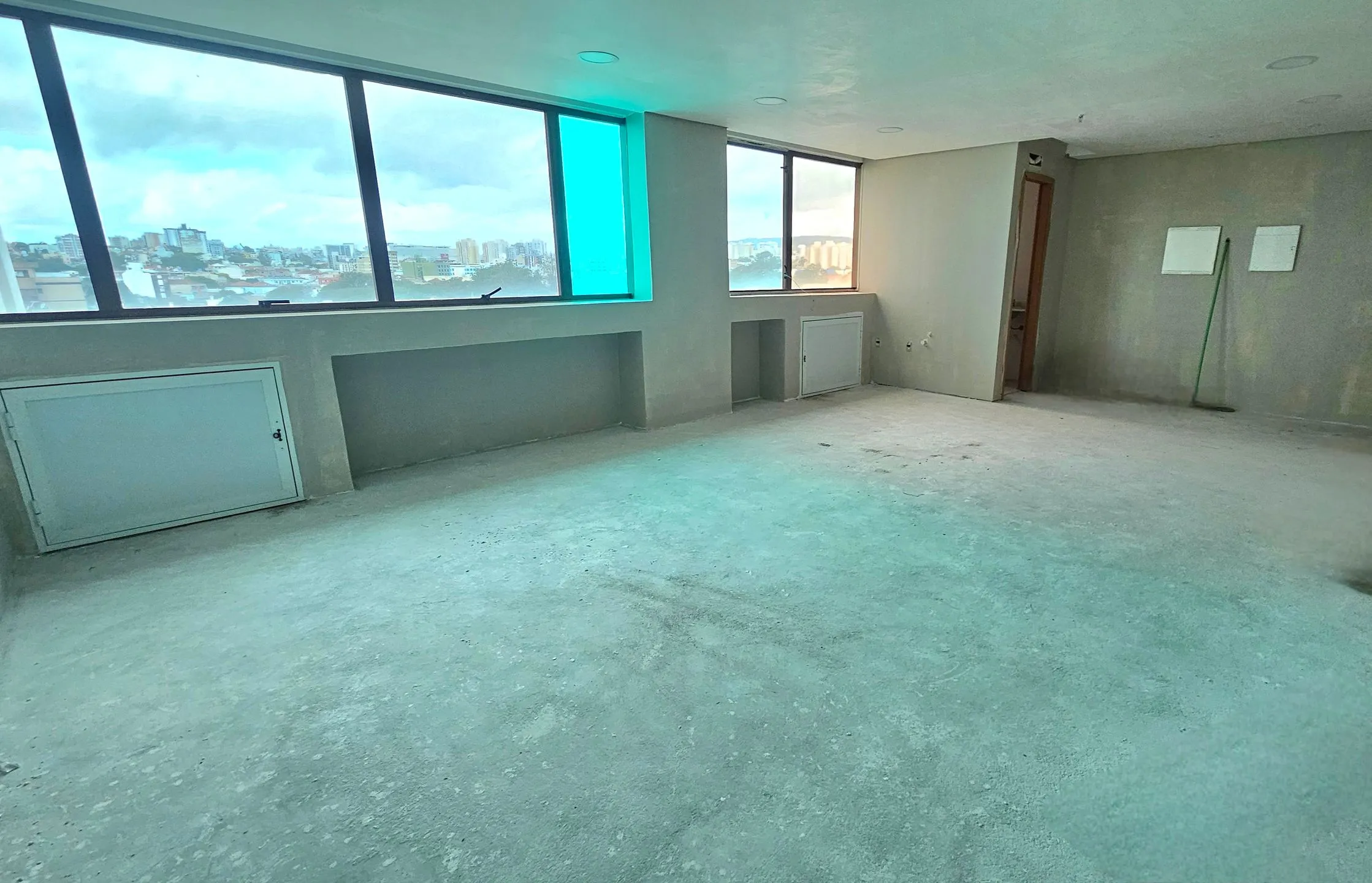 Imagem Conjunto Comercial à venda em Porto Alegre, Santa Maria Goretti, 45.34m2