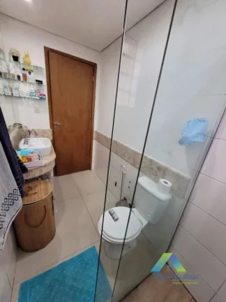 Imagem SANTO ANDRÉ CASA 241m², 5 dormitórios, 4 vagas ótima localização e valor