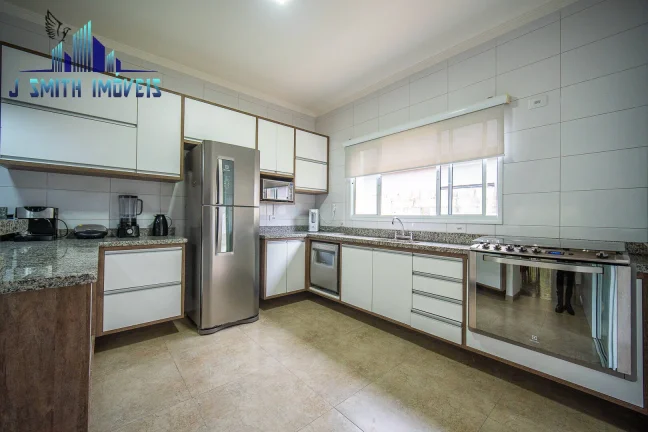 Imagem Casa com 3 dormitórios, sendo 1 suíte para venda - Impecável