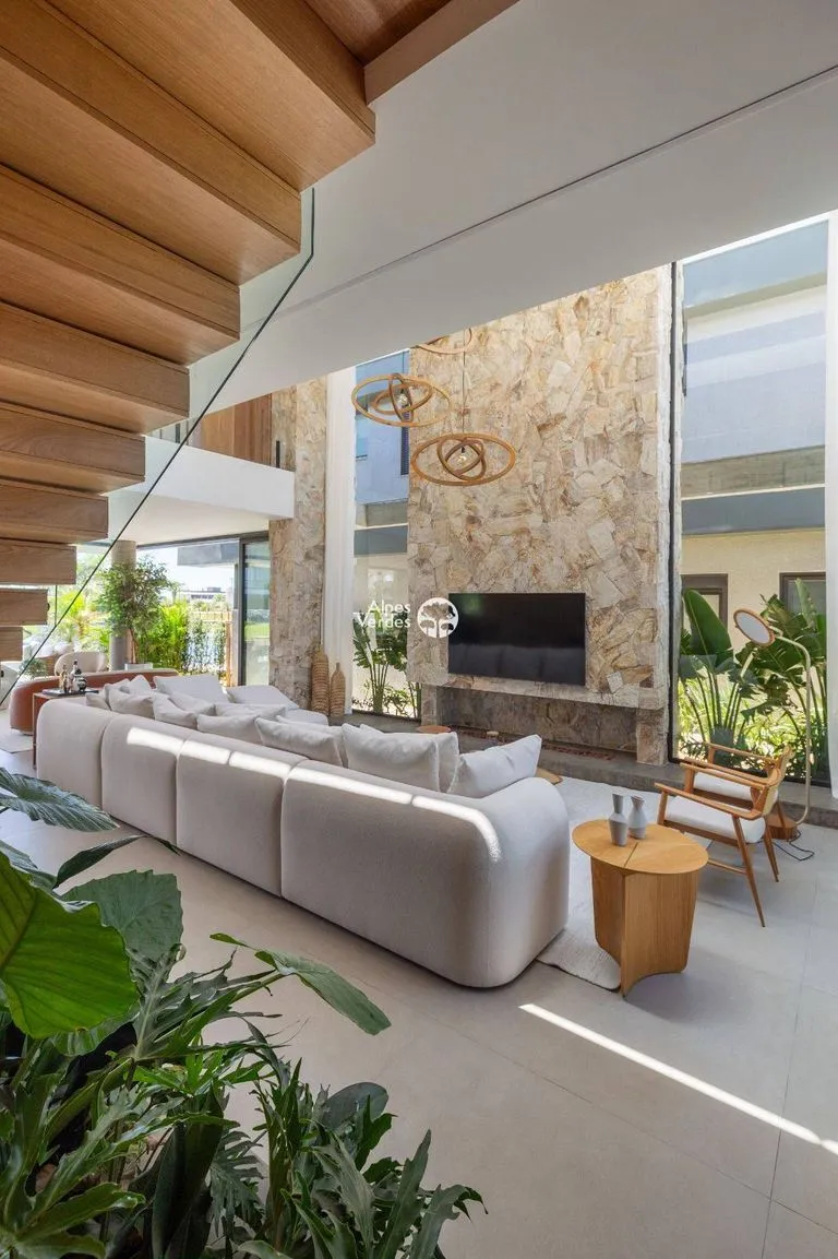 Imagem Vende-se casa prox ao centro de Xangri-lá - 6 Quartos- Valor R$7.950.000,00