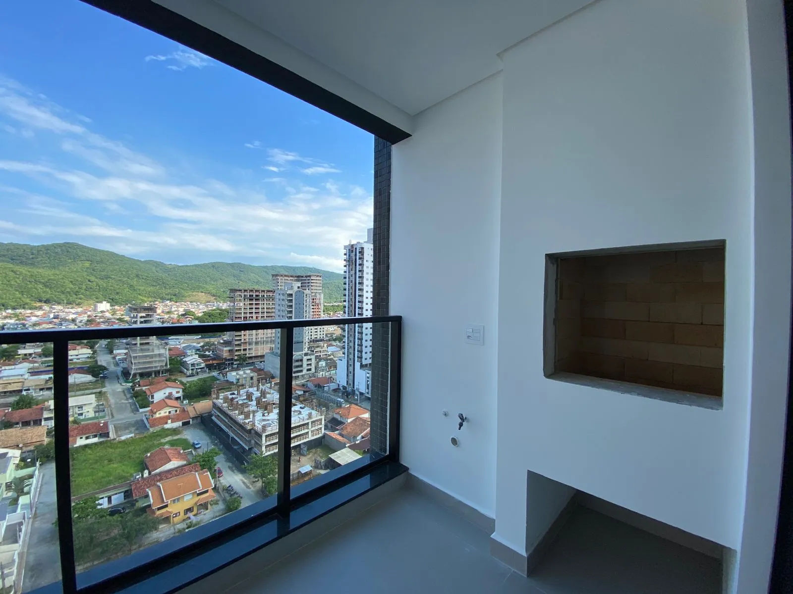 Imagem Apartamento com vista para o mar à venda com 119.47m2 por R$ 2.500.000,00