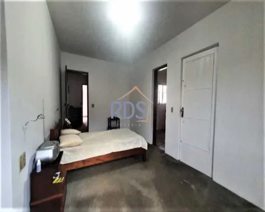 Imagem Vende um excelente sobrado de 216m² em ótima localização