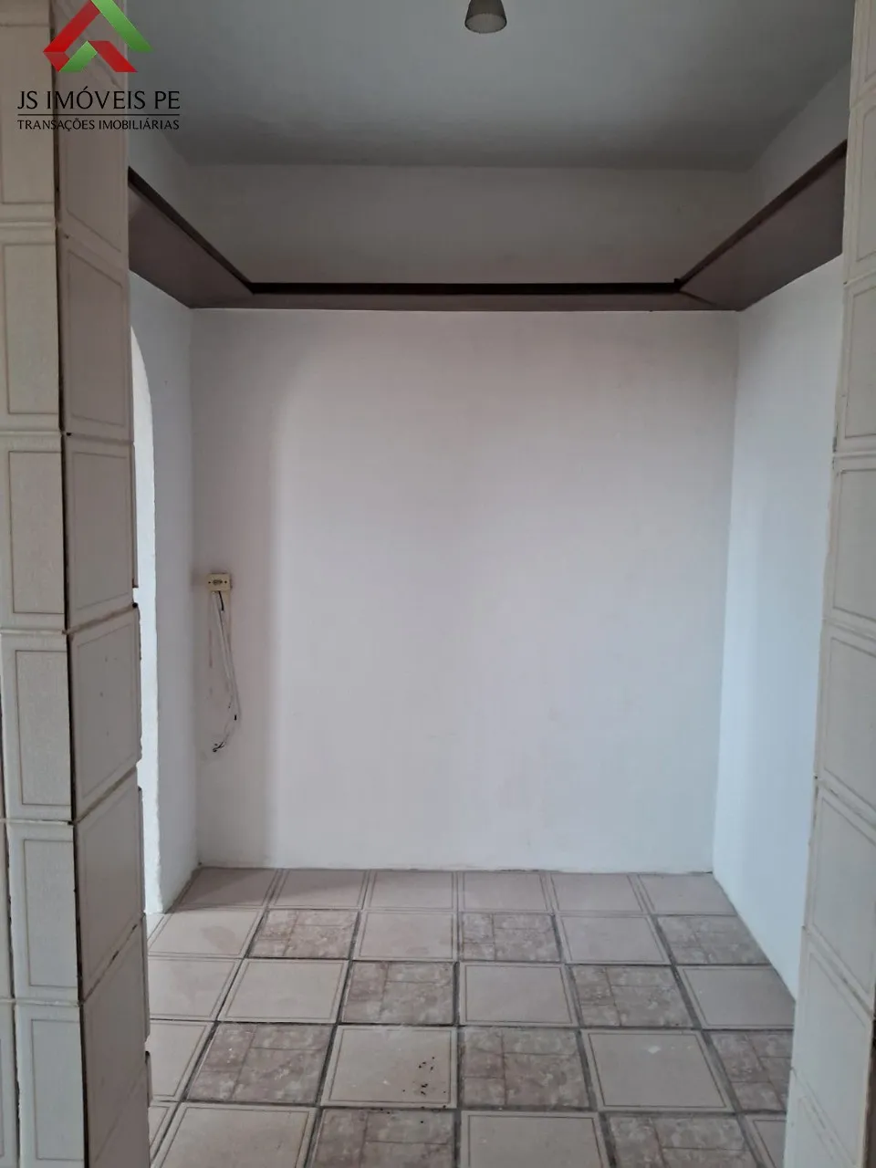 Imagem Apartamento à venda em Jaboatão dos Guararapes-PE, bairro Candeias, 2 quartos, 2 salas, 2 banheiros, 1 suíte, 70m² de área. Aproveite!