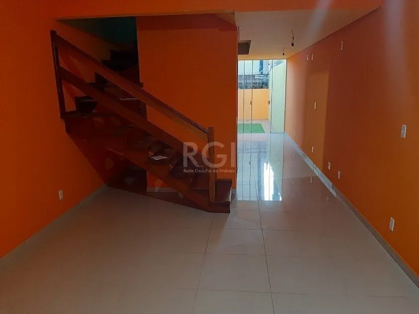 Imagem Sobrado para Venda - 100.45m², 2 dormitórios, sendo 2 suites, 1 vaga - Guarujá