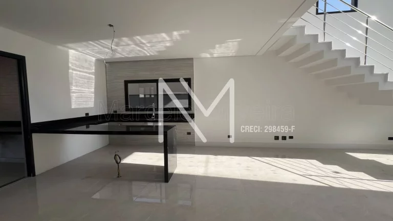 Imagem Casa Sobrado à venda 4 Quartos 4 Suítes 258m² Condomínio - Bairro Floresta