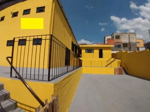 Imagem VENDA DE GALPÃO INDUSTRIAL/COMERCIAL NA VILA FERLÓPOLIS, EM ITAQUAQUECETUBA/SP, A/T 750m², A/C 400m², mezanino, casa de apoio e pátio. CONSULTE-NOS.