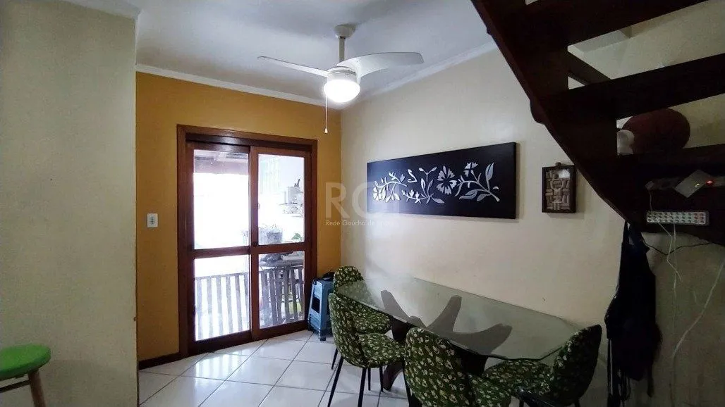 Imagem Sobrado para Venda - 136m², 4 dormitórios, sendo 2 suites, 2 vagas - Aberta dos Morros
