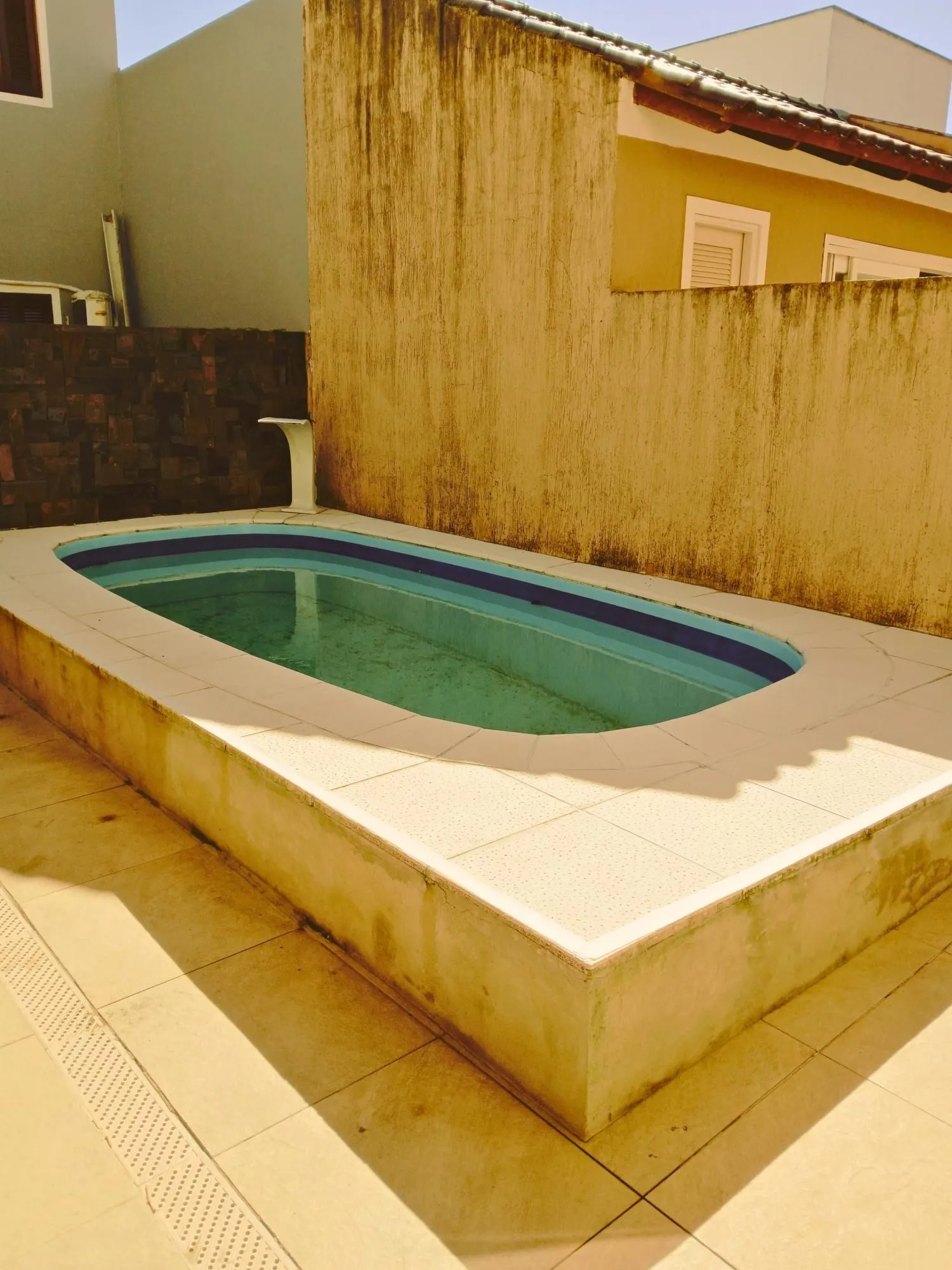 Imagem Casa aconchegante com 3 dormitórios, piscina e lareira