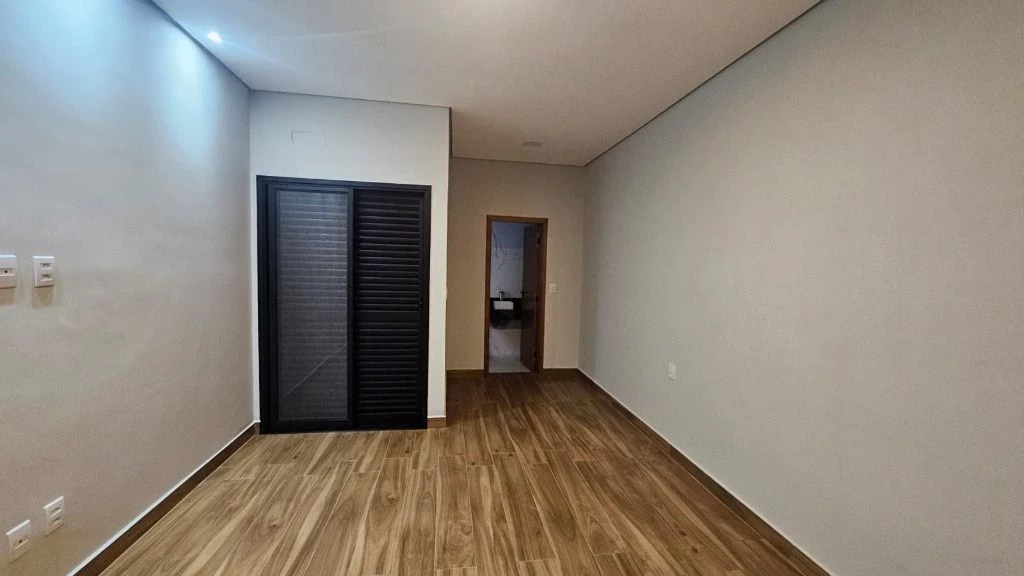 Foto do imóvel: Casa com 3 Quartos à Venda, 13.100 m² em Rua Arlindo Zanini, nº 176. Loteamento Park Gran Reserve, Indaiatuba - SP
