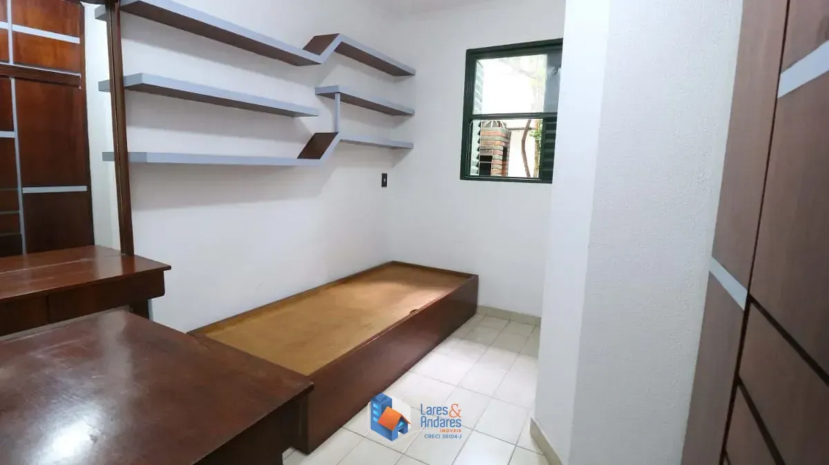 Imagem Casa para venda em Bortolândia com 4 quartos, sendo 1 suíte, 188m²