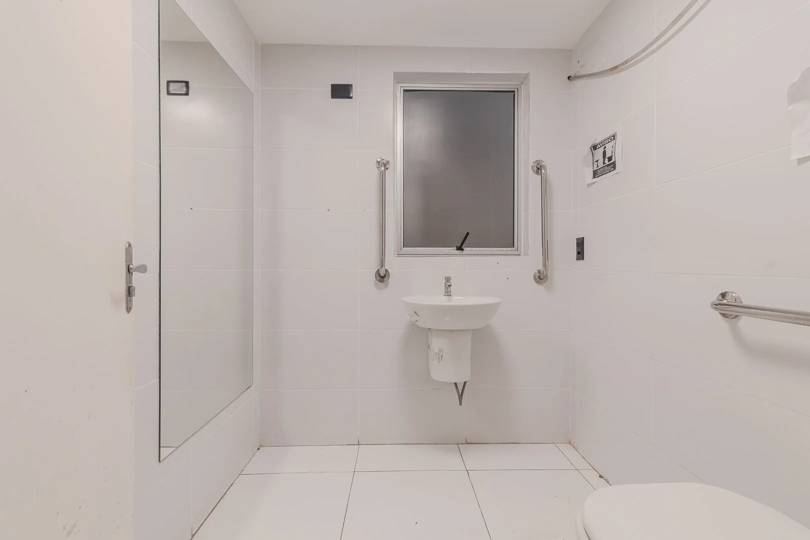 Imagem MÁFFER IMÓVEIS ALUGA PRÉDIO COMERCIAL COM 700M²DE ÁREA PRIVATIVA, IMÓVEL MODERNIZADO TODO REFOMADO COM EXCELENTE ACABAMENTO, LOCALIZAÇÃO ESPETACULAR