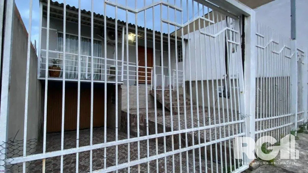Imagem Casa semimobiliada, 2 Quartos 3 vagas no Alto Petropolis, Porto Alegre