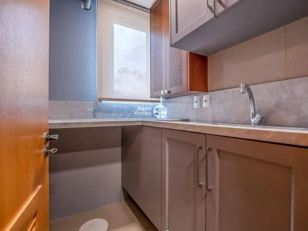 Imagem Vende-se Apartamento no Centro de Gramado, com 3 quartos