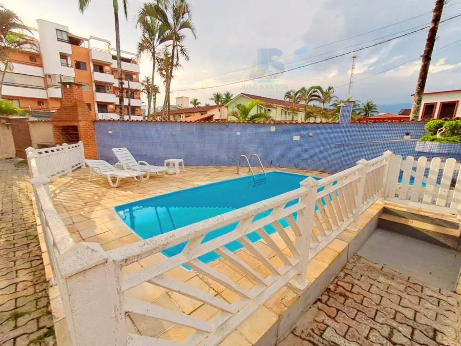 Imagem Á VENDA CASA DE CONDOMÍNIO Á UM QUADRA DA PRAIA DE MAINTIGA
