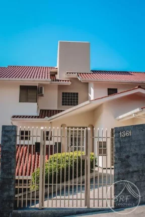 Imagem Vendo maravilhosa casa no Bosque das mansões São jose SC